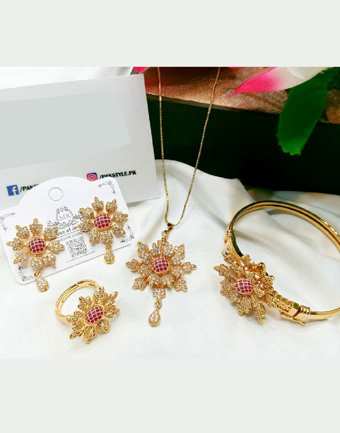 Elegant Floral Design Locket Set with Kara Bracelet & Earrings (TK16115)