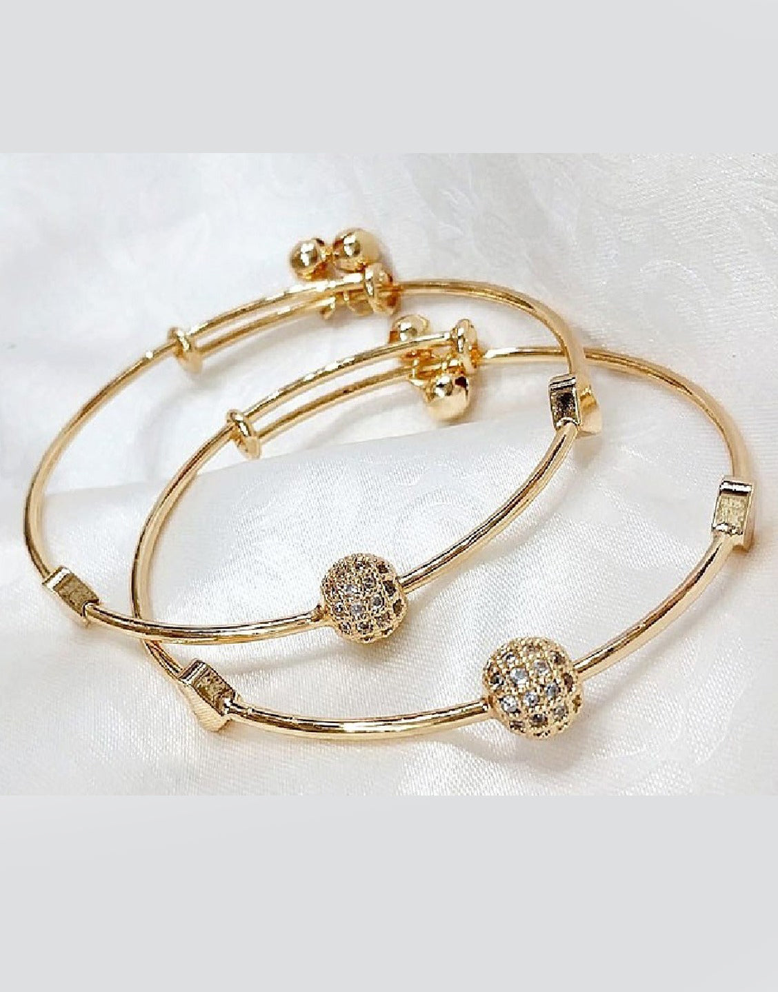 Pair of Adjustable Golden Bracelet Kara for Women (TK16480)