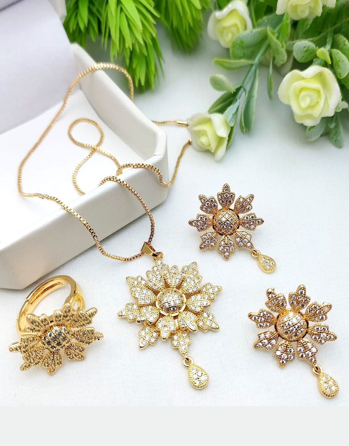 Elegant Floral Design Locket Set with Earrings & Ring (TK17846)