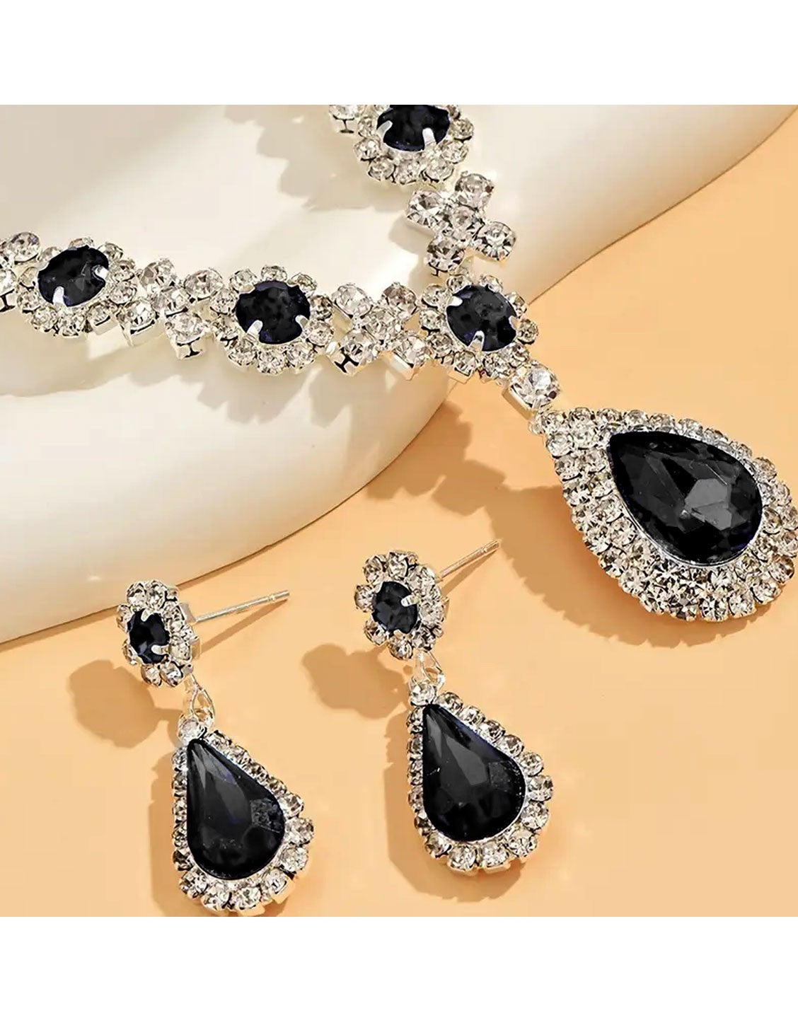 Adorable Silver Plated Jewelry Set, Necklace & Drop Earrings (TK17870)