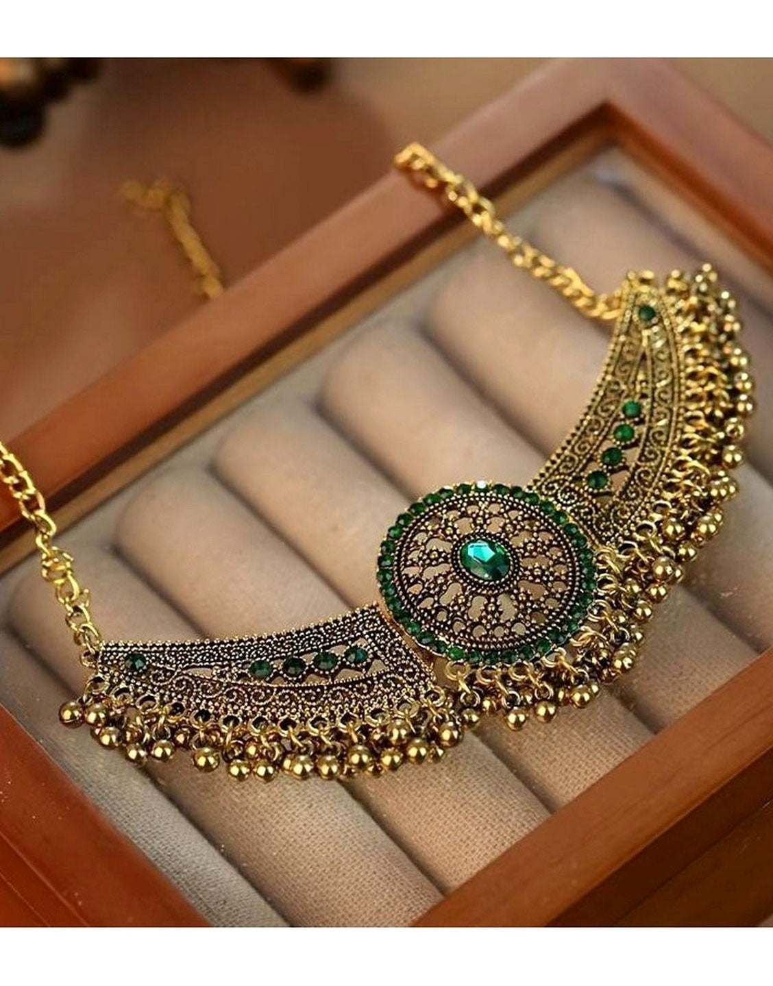 Bohemian Style Green Synthetic Gemstone Choker Jewellery Set with Earrings (TK17896)