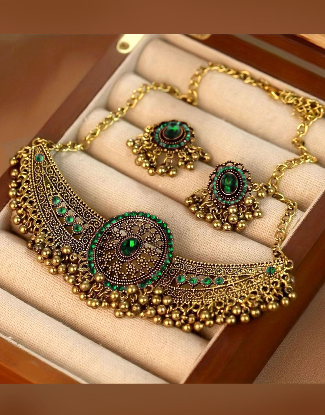 Bohemian Style Green Synthetic Gemstone Choker Jewellery Set with Earrings (TK17896)