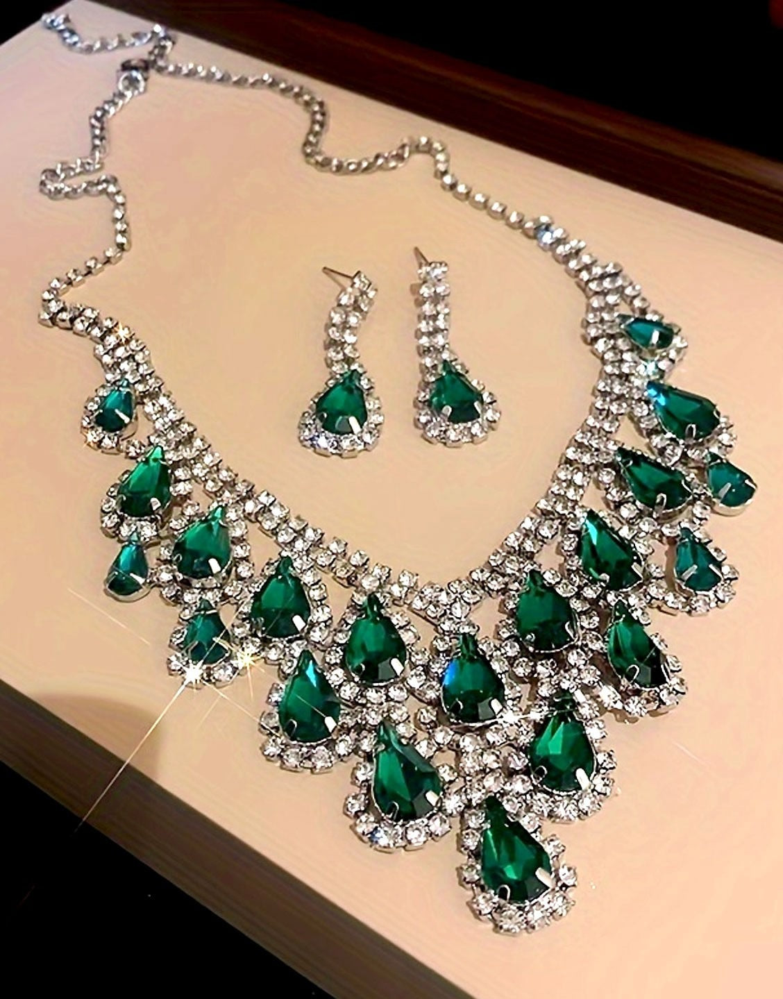Elegant Green Rhinestone Teardrop Silver Necklace & Earrings Set (TK18033)