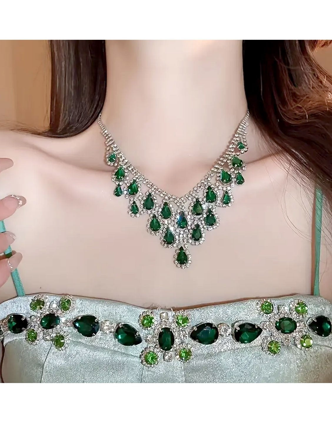 Elegant Green Rhinestone Teardrop Silver Necklace & Earrings Set (TK18033)