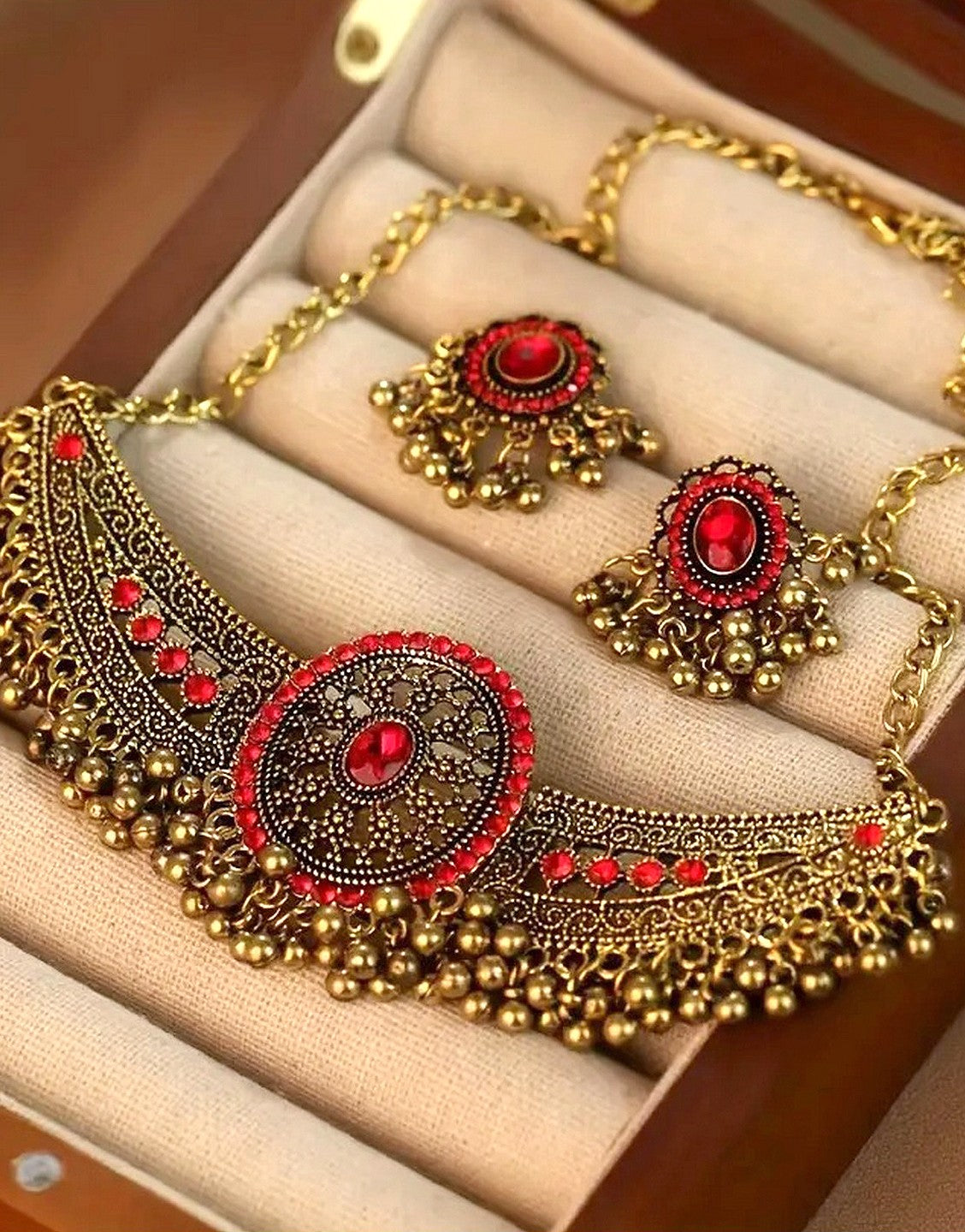 Bohemian Style Red Synthetic Gemstone Choker Jewellery Set with Earrings (TK18058)