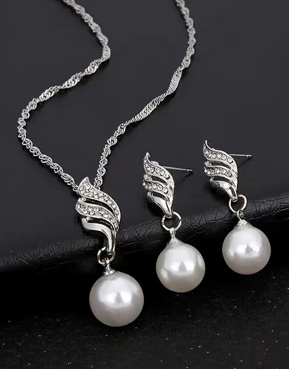 Exquisite Spiral Pearl Silver Jewellery Set with Necklace and Earrings (TK18062)