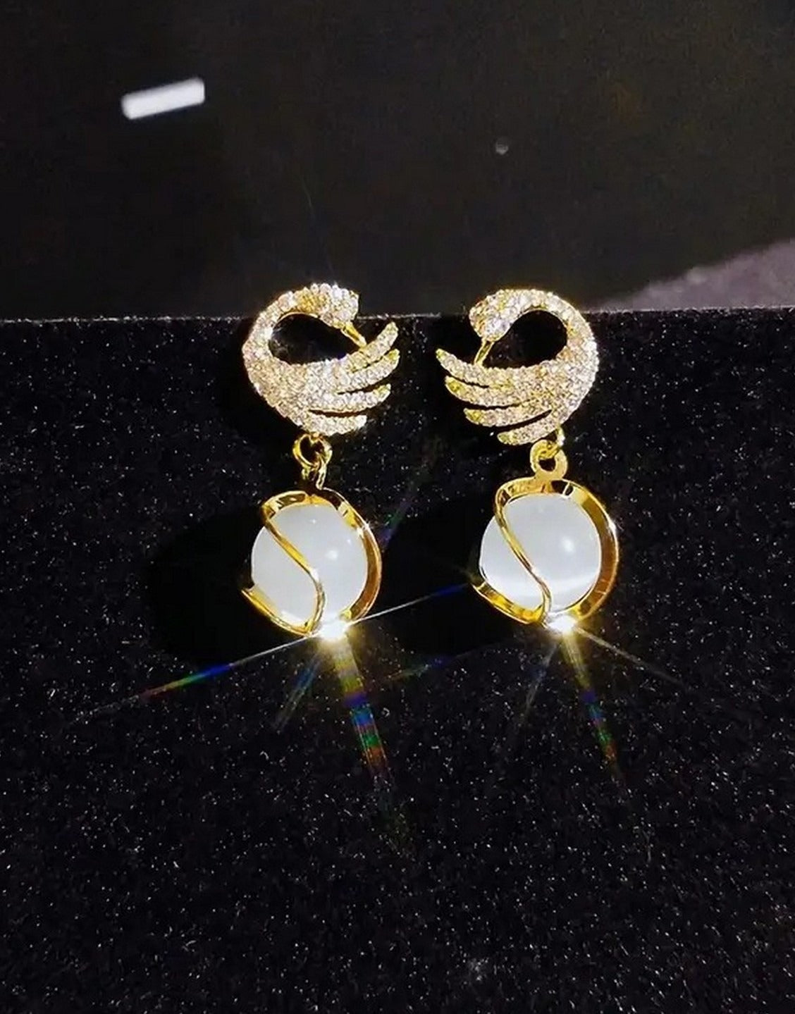Charming Swan Shape 14K Gold Plated Earrings (TK18077)