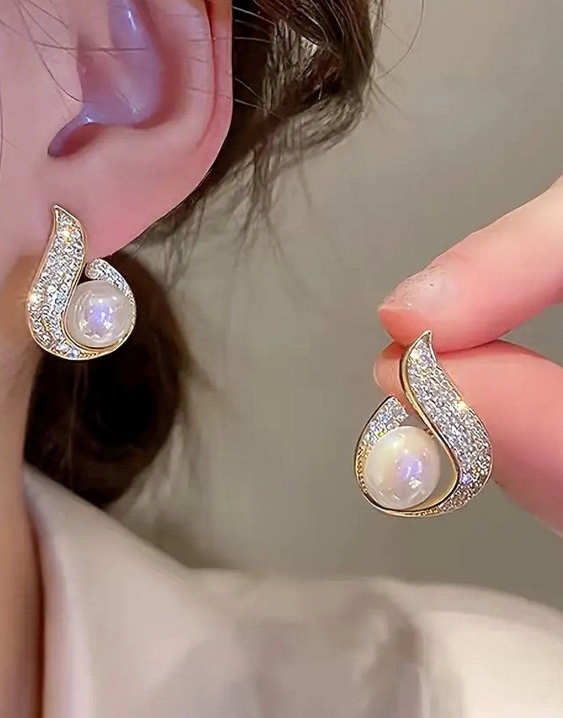 French Style Luxury Exaggerated Stud Earrings for Girls (TK18084)