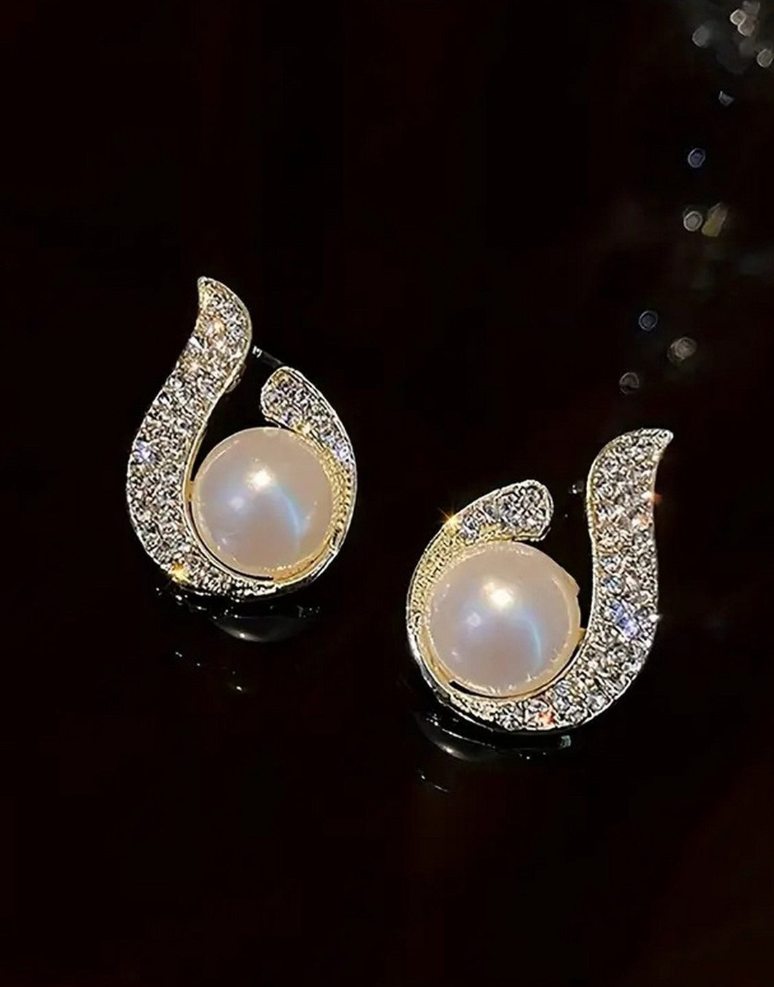 French Style Luxury Exaggerated Stud Earrings for Girls (TK18084)