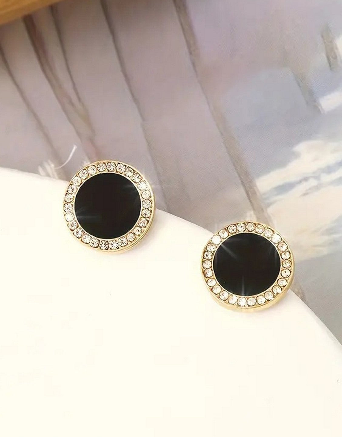 Round Shape Rhinestone Ear Studs Earrings (TK18086)