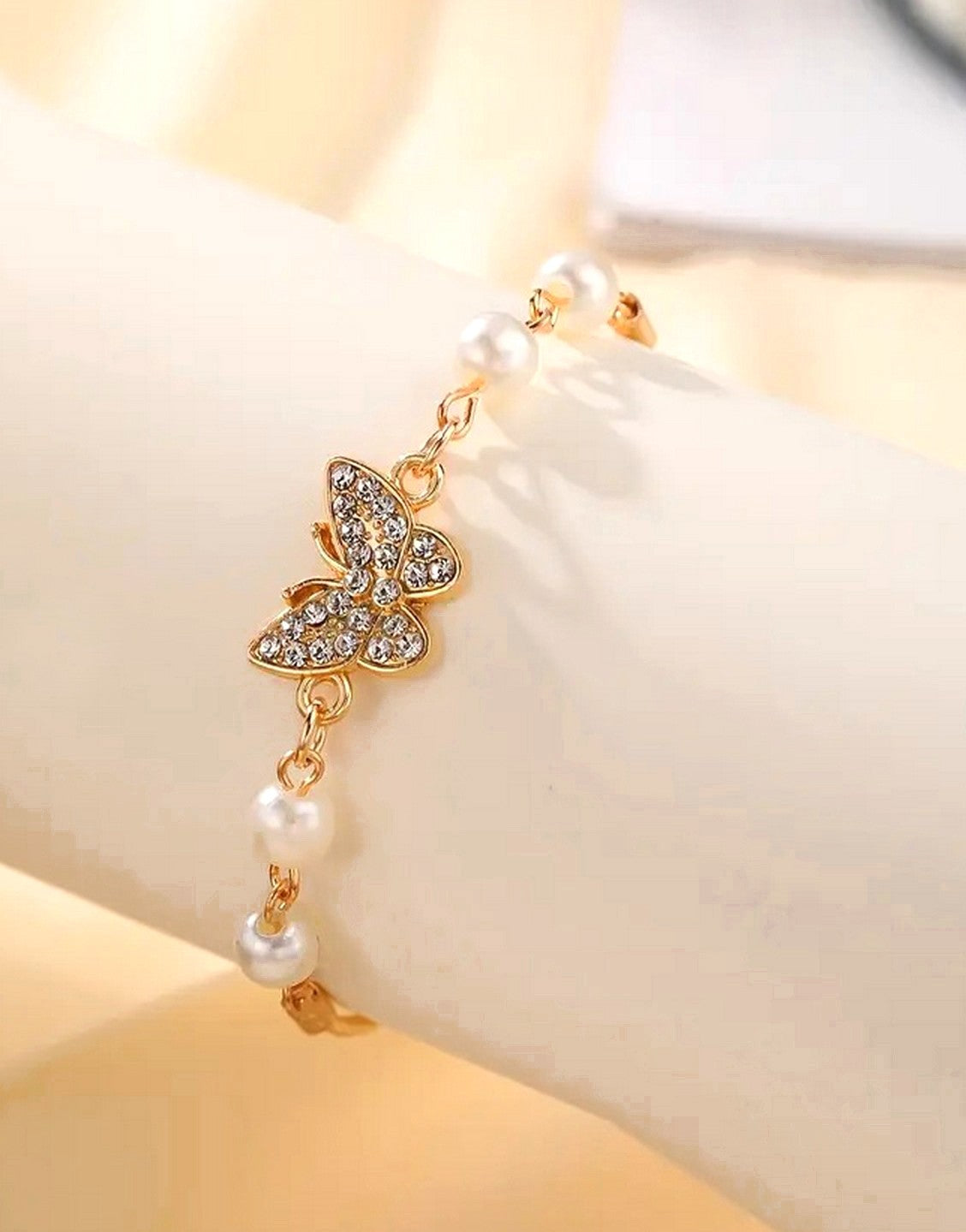 Precious Golden-Tone Butterfly Charm Bracelet for Girls with Imitation Pearl & Rhinestones (TK18091)