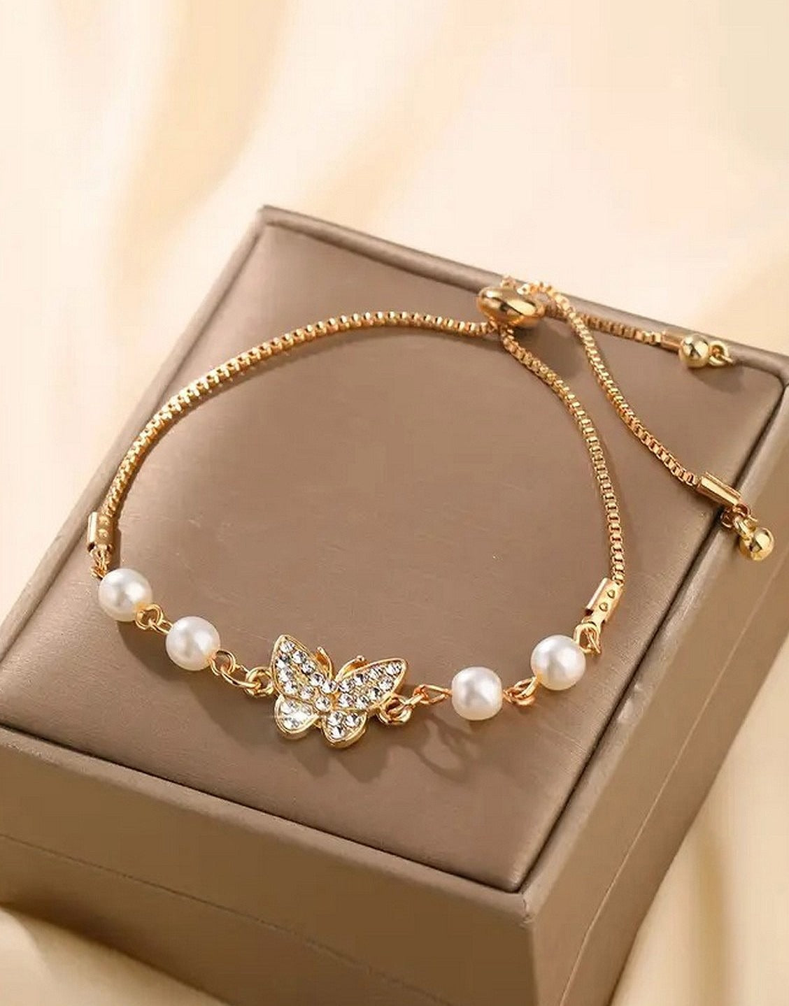 Precious Golden-Tone Butterfly Charm Bracelet for Girls with Imitation Pearl & Rhinestones (TK18091)