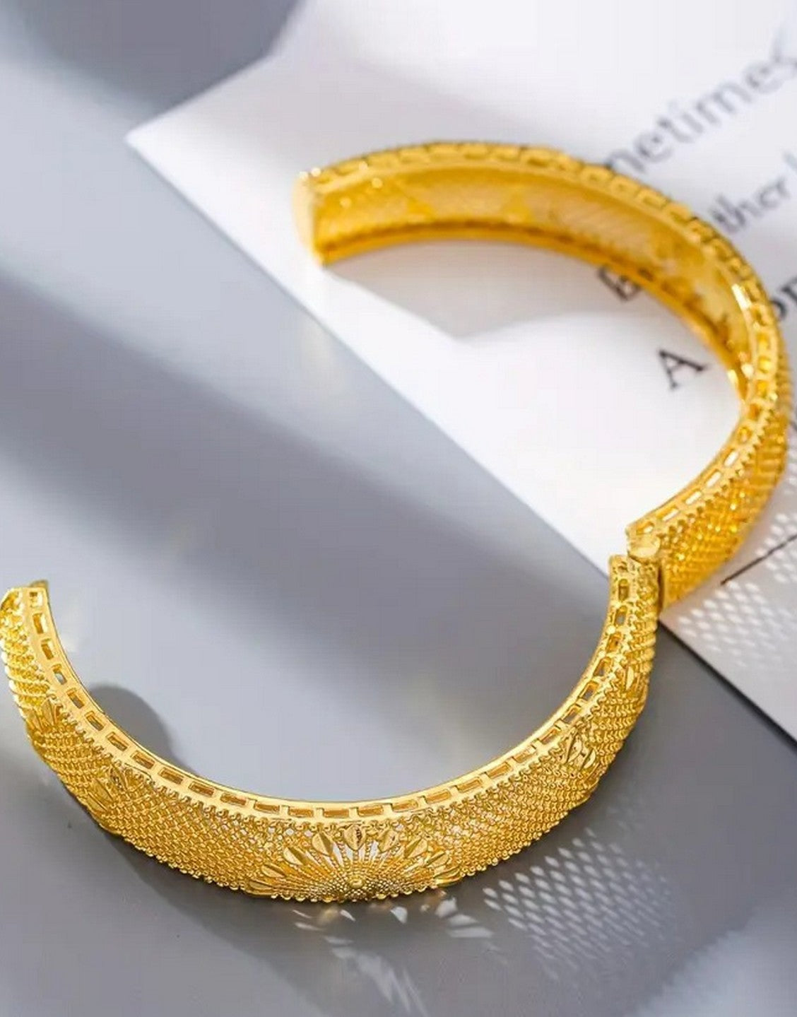 Precious Gold Plated Peacock Design Openwork Bangle Bracelet (TK18092)