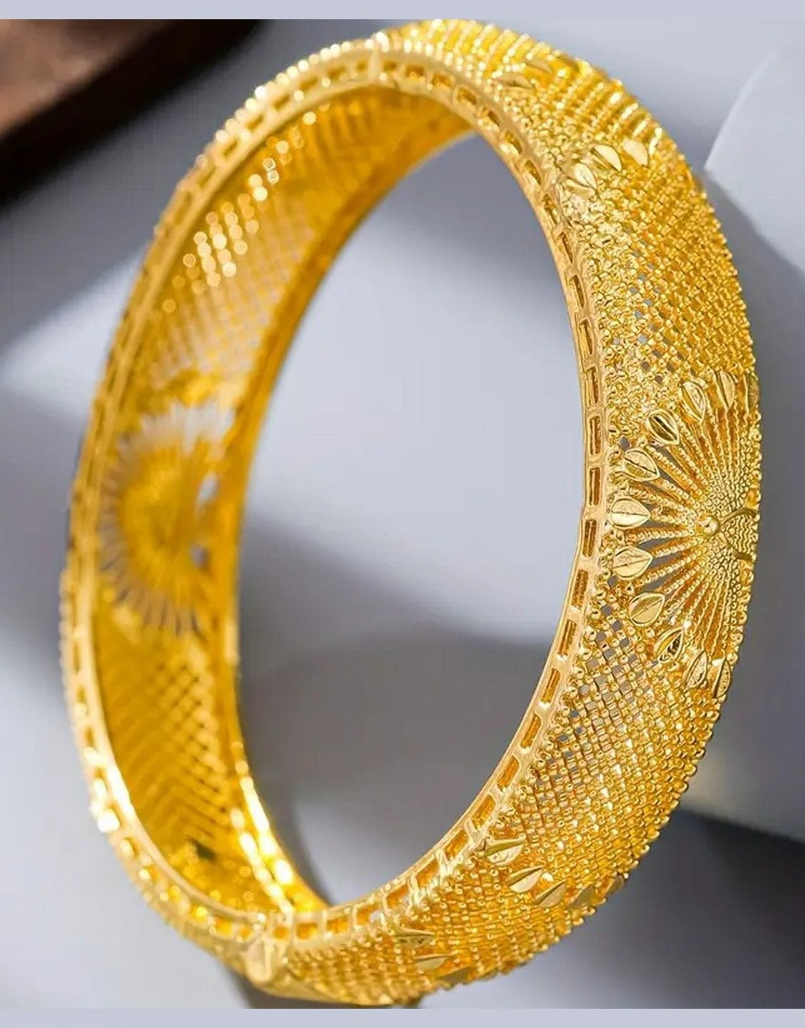 Precious Gold Plated Peacock Design Openwork Bangle Bracelet (TK18092)