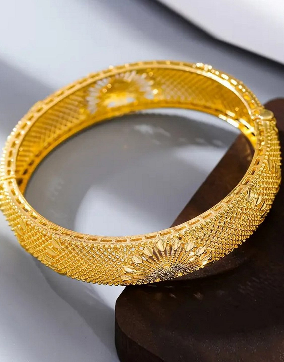 Precious Gold Plated Peacock Design Openwork Bangle Bracelet (TK18092)