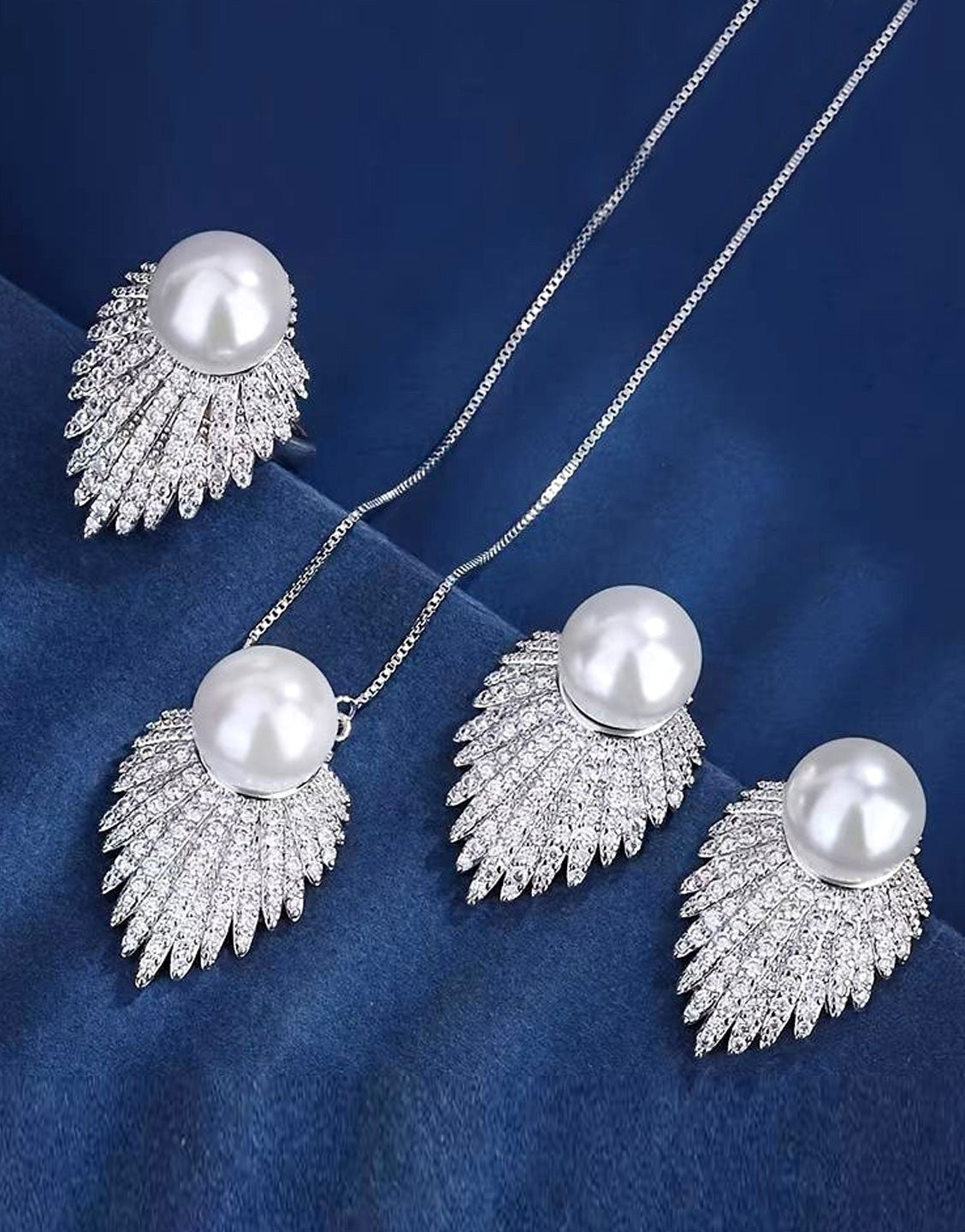 European-Inspired Leaf Design Pearl Jewellery Set with Earrings, Necklace & Finger Ring (TK18112)