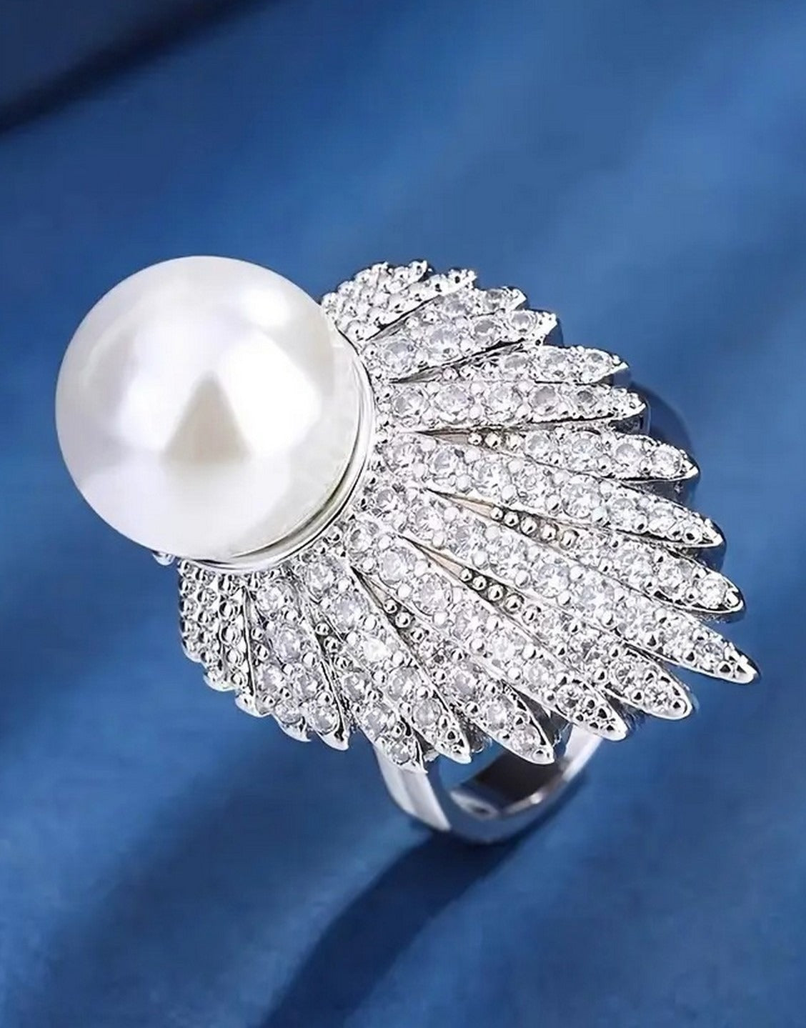 European-Inspired Leaf Design Pearl Jewellery Set with Earrings, Necklace & Finger Ring (TK18112)