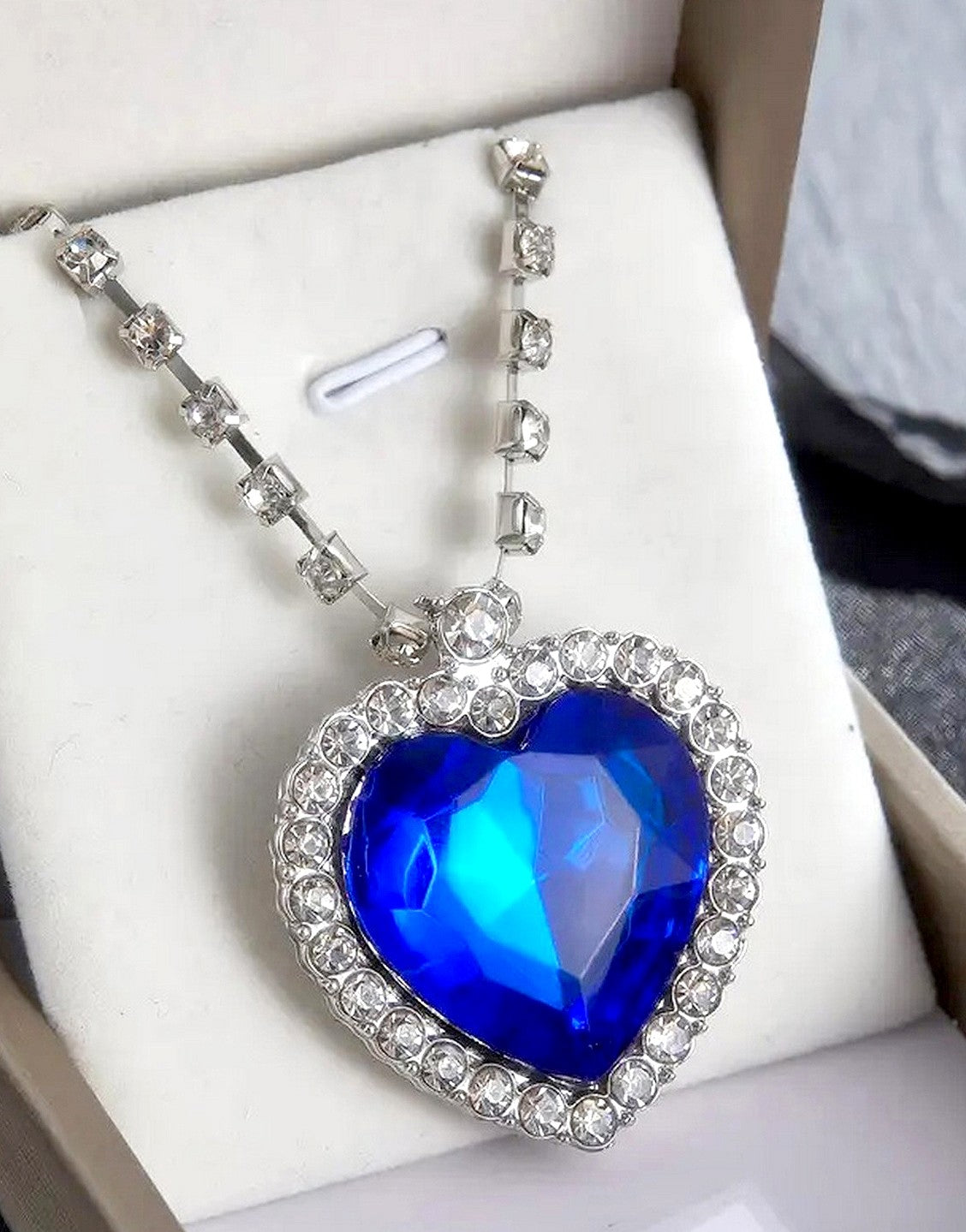 Luxurious Titanic Heart of the Ocean Inspired Blue Stone Pendant Necklace for Women (TK18113)