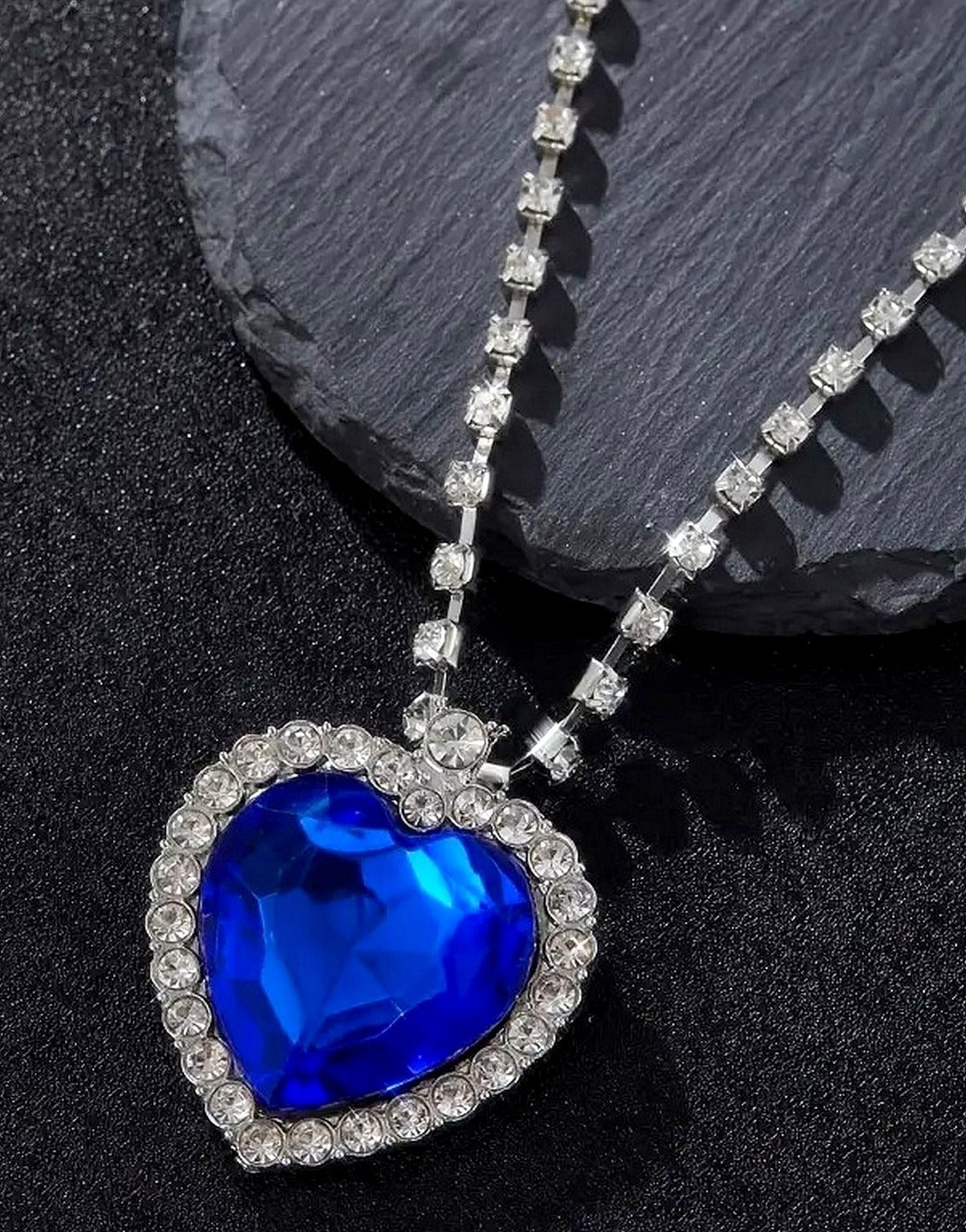 Luxurious Titanic Heart of the Ocean Inspired Blue Stone Pendant Necklace for Women (TK18113)
