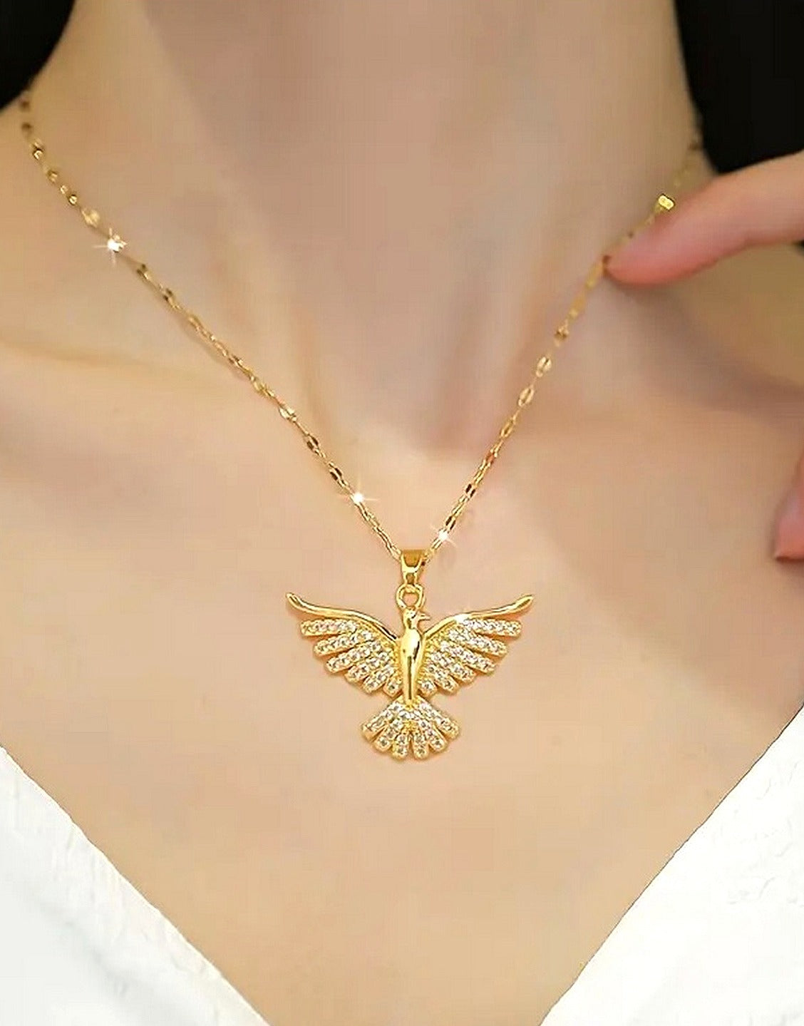 Stylish Golden Eagle Shape Cubic Zirconia Pendant Necklace for Girls (TK18117)