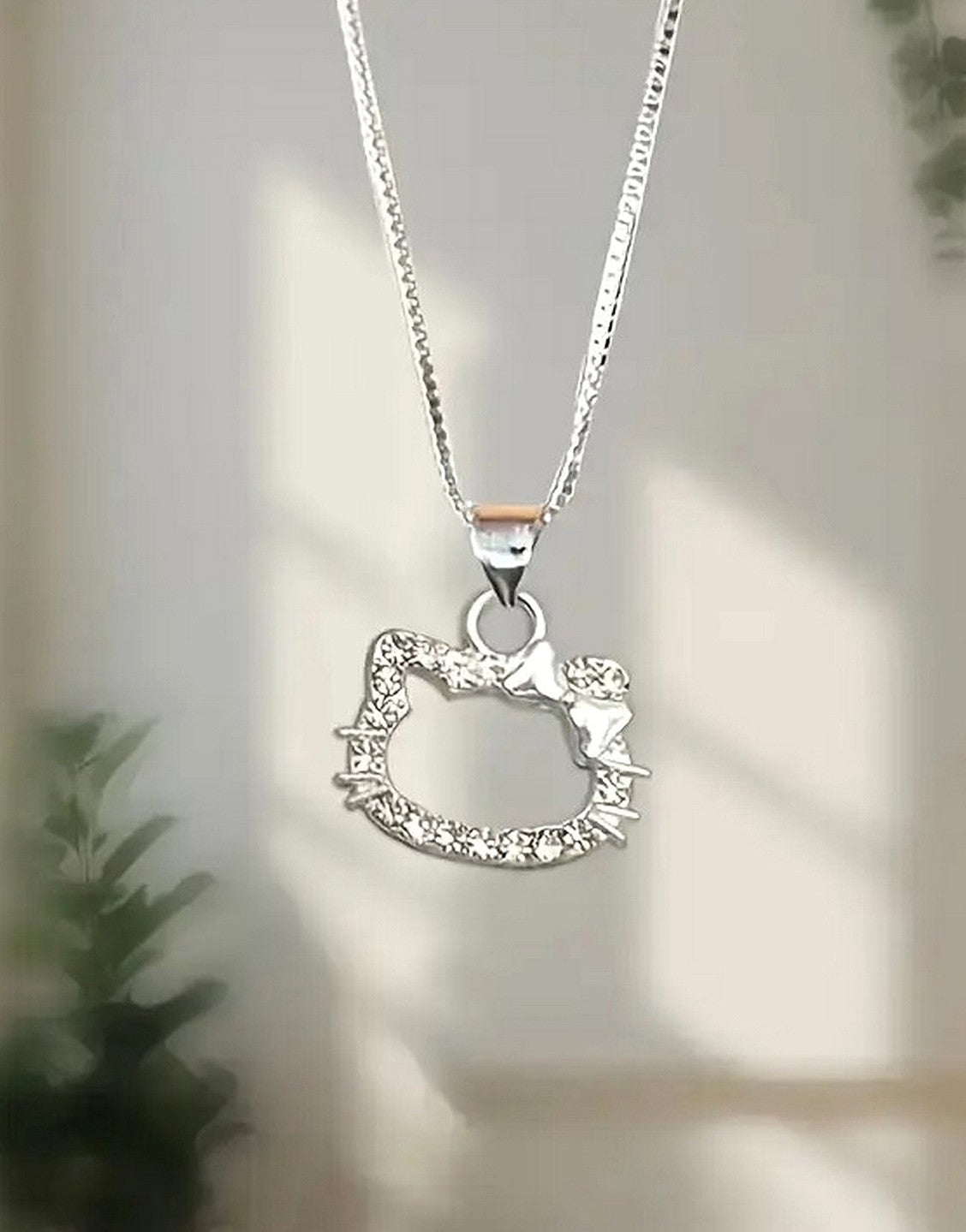 Hello Kitty Zinc Alloy Silver Pendant Necklace for Girls (TK18136)