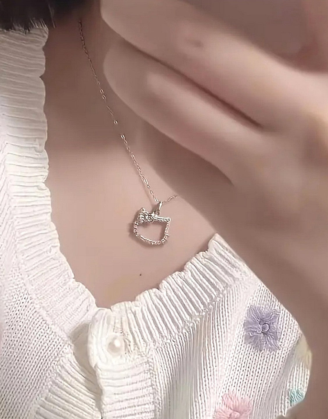 Hello Kitty Zinc Alloy Silver Pendant Necklace for Girls (TK18136)