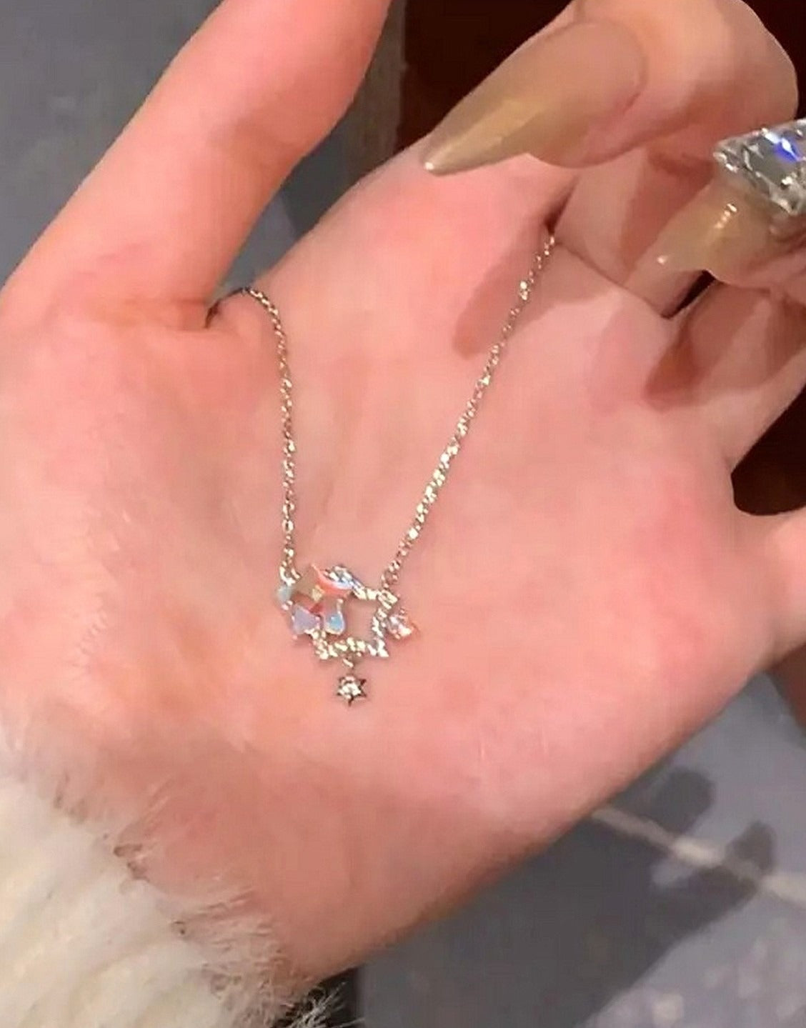 Delicate Chain with Dazzling Crystals Minimalist Pendant Necklace for Girls (TK18137)