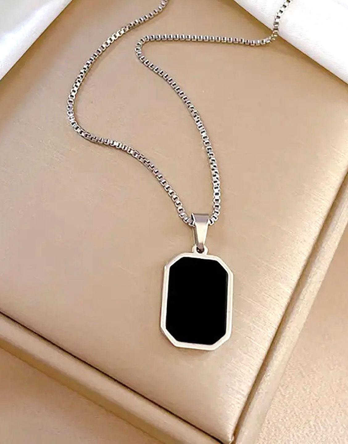 Simple Square Shape Silver Pendant Necklace for Girls (TK18141)