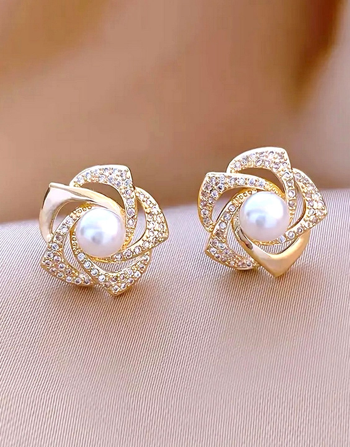 Imitation Pearl Floral Design Stud Earrings for Girls (TK18144)