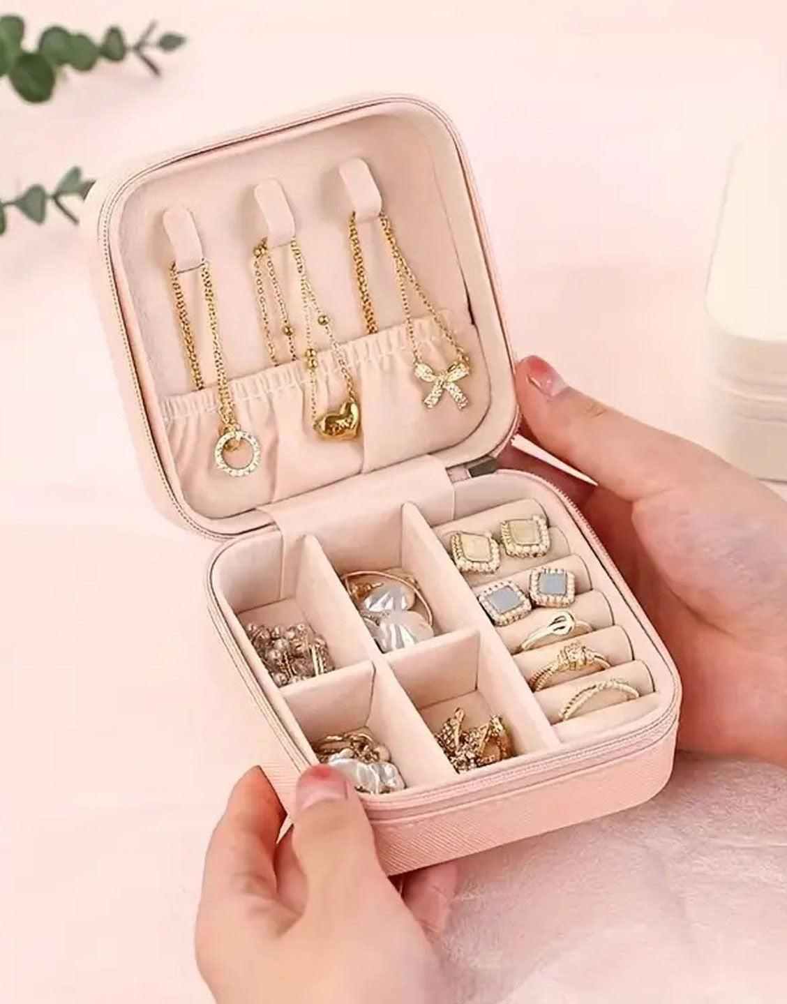 Contemporary Style Small Jewellery Storage Box (TK18152)