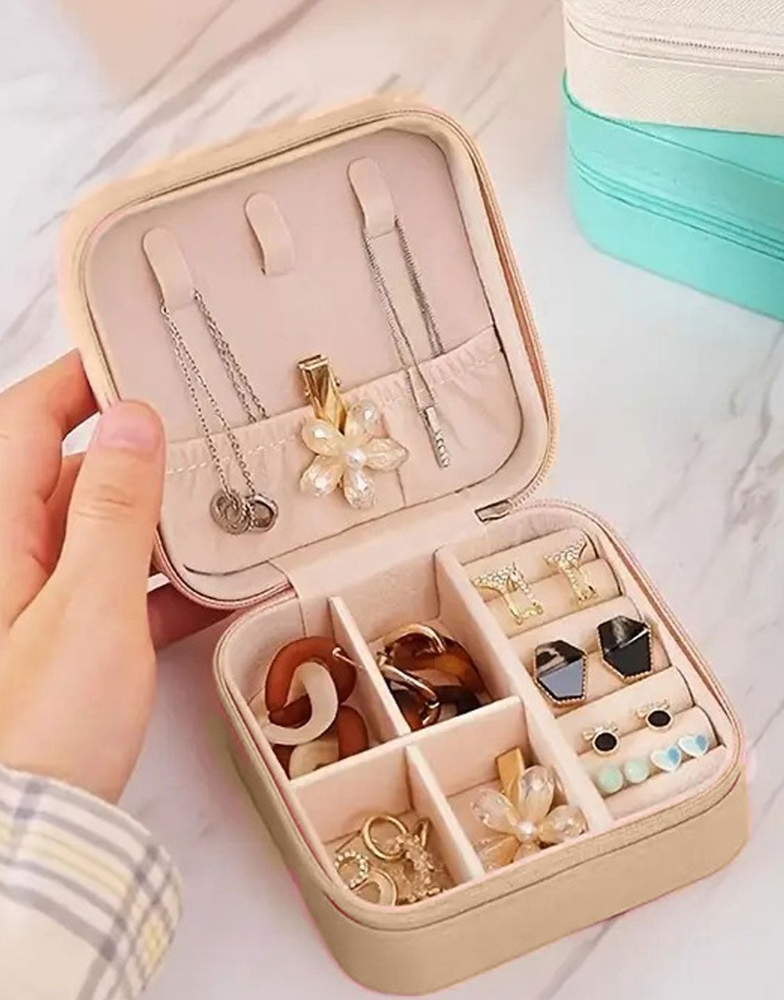 Contemporary Style Small Jewellery Storage Box (TK18152)