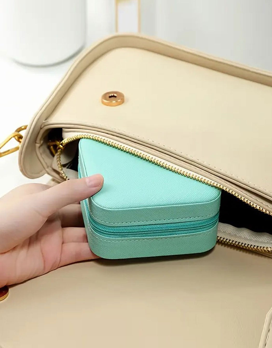 Contemporary Style Portable Jewellery Organizer for Travel & Daily Use (TK18153)