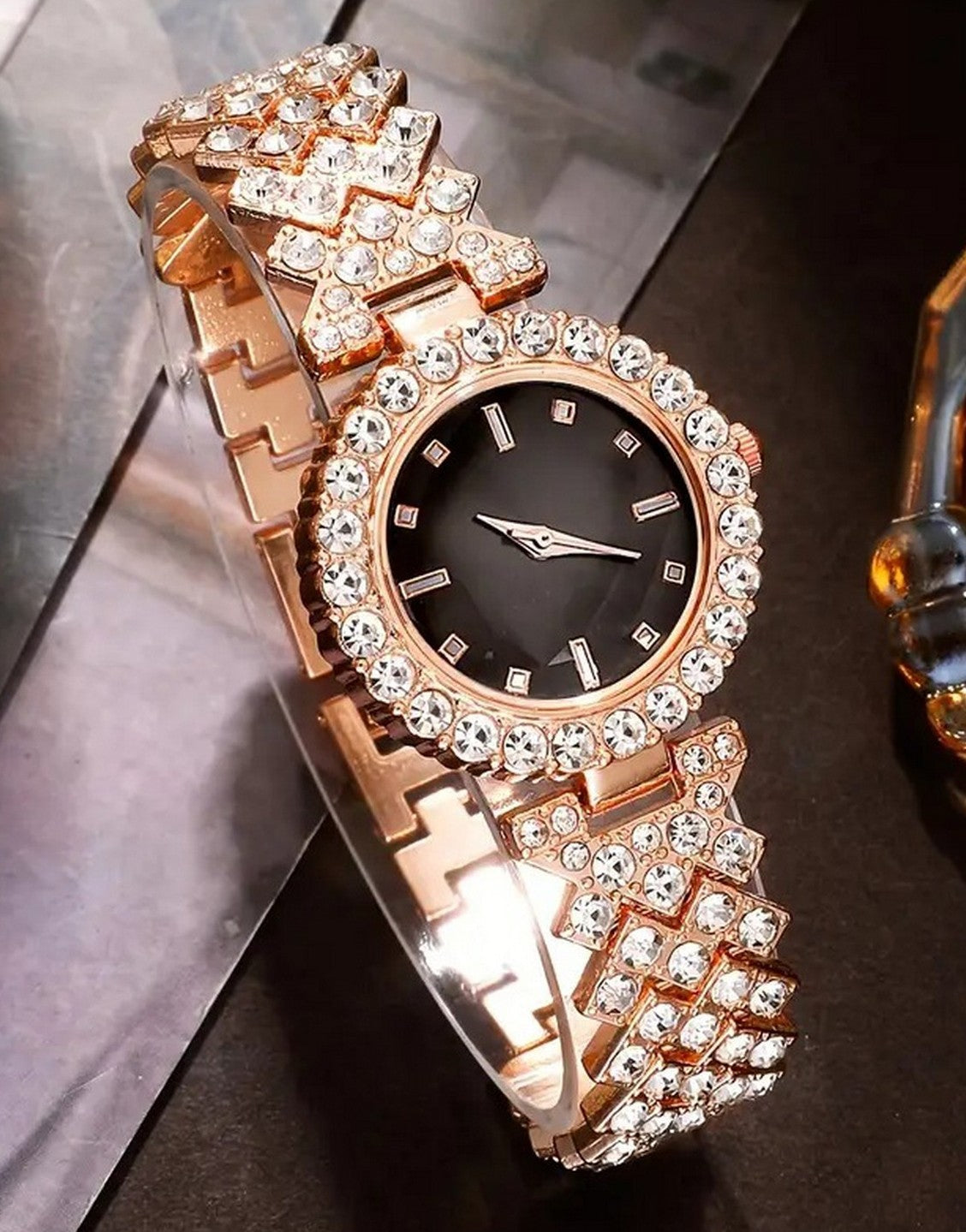 5-Pcs Glittering Women's Fashion Watch & Heart Shaped Black Stone Jewelry Set (TK18158)