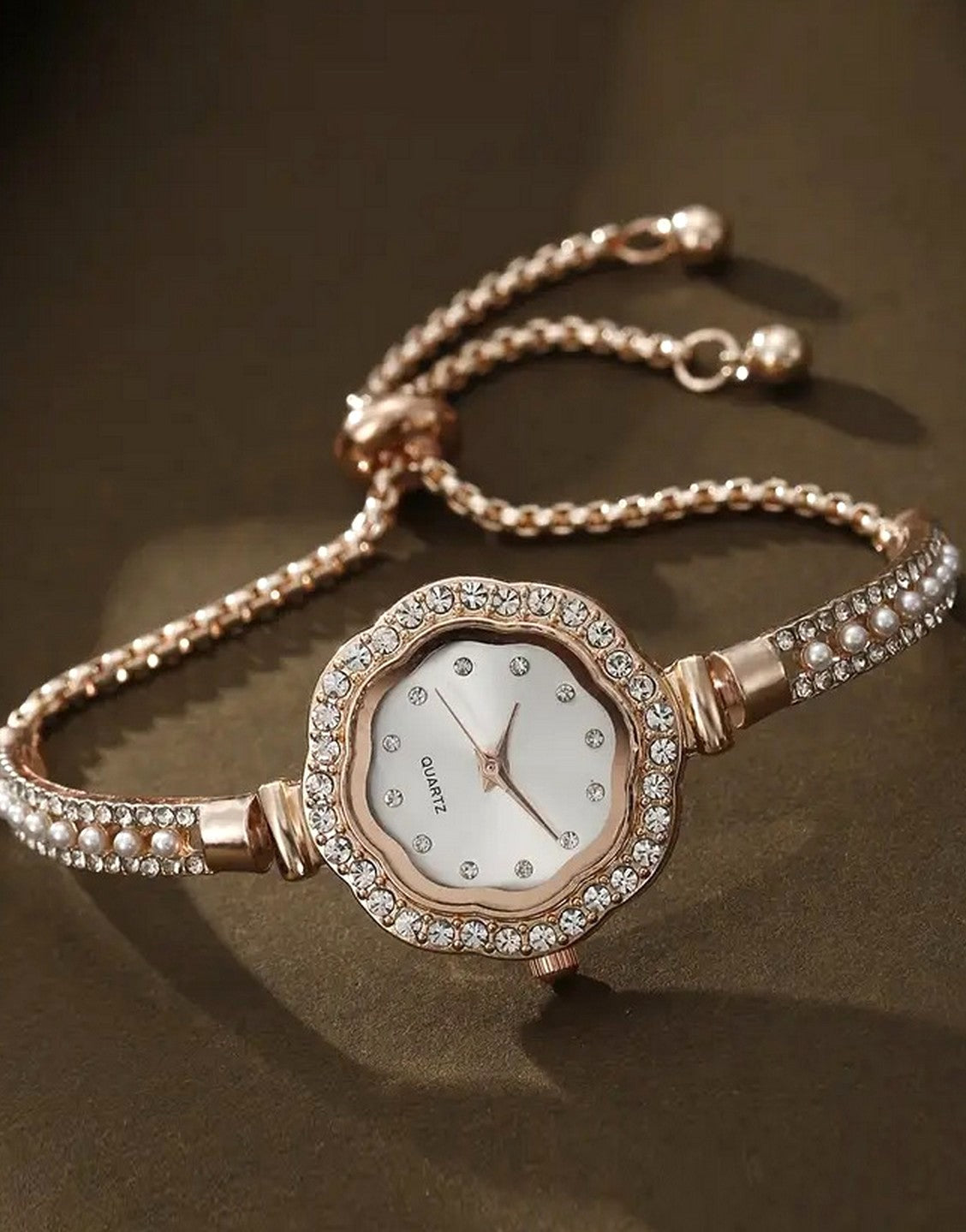 Chic Adjustable Chain Floral Design White Dial Watch for Girls (TK18163)