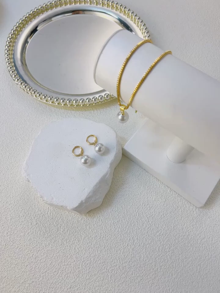 Elegant Fashion Pearl Pendant Necklace with Earrings (TK17916)