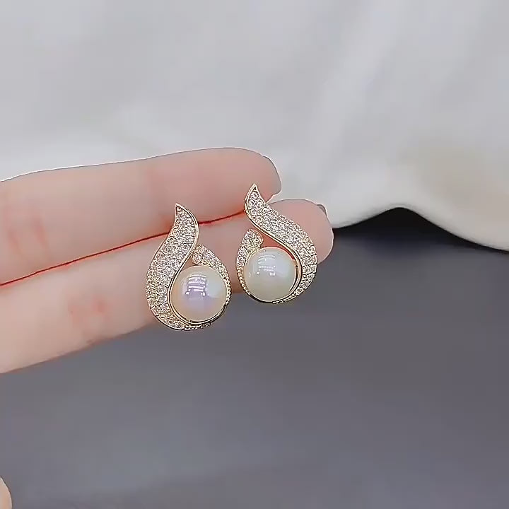French Style Luxury Exaggerated Stud Earrings for Girls (TK18084)
