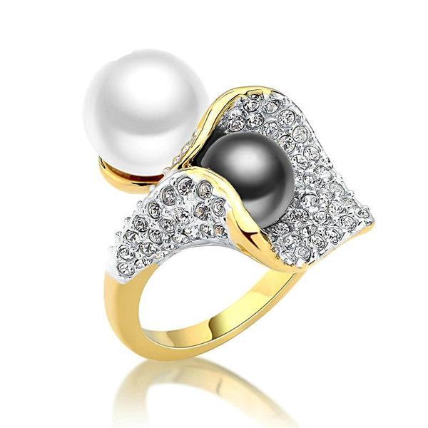 Grey Pearl Cocktail Ring Gold - trinkets.pk