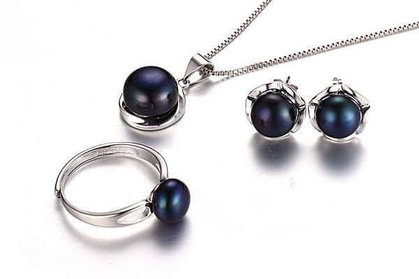 High Luster Freshwater Pearl Jewelry Set Black - trinkets.pk