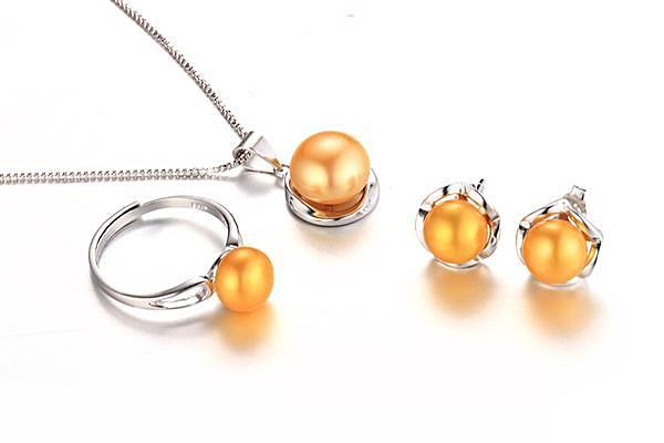 High Luster Freshwater Pearl Jewelry Set Gold - trinkets.pk