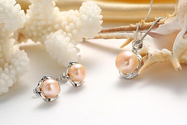 High Luster Freshwater Pearl Jewelry Set Gold - trinkets.pk