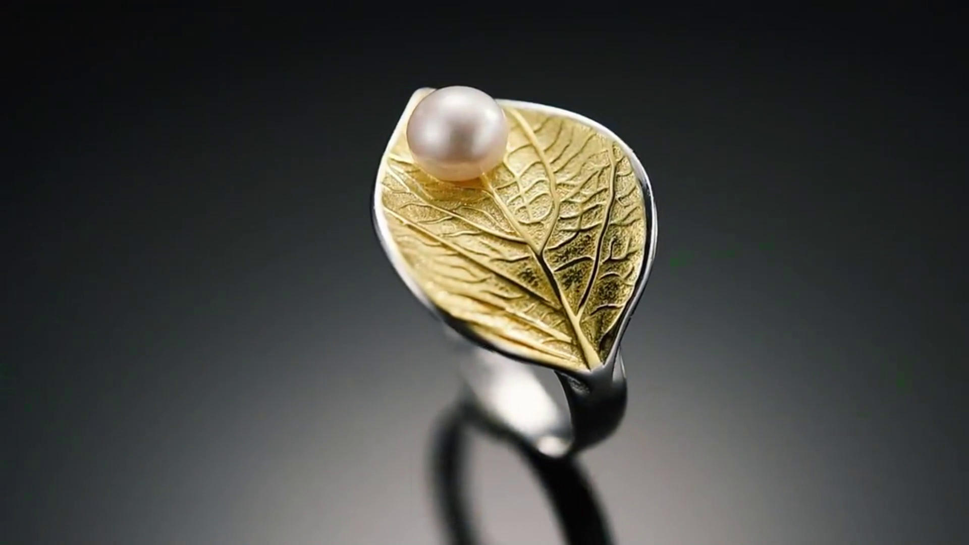 "S925 Freshwater Pearl Leaf Shaped Ring"