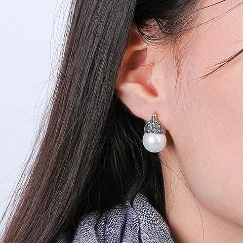Vintage Pearl Drop Earrings - trinkets.pk