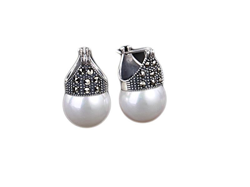 Vintage Pearl Drop Earrings - trinkets.pk