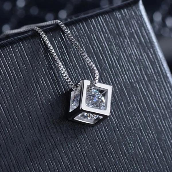 Two Cubes Crystal Pendant - trinkets.pk